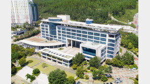 초등학교 수업 도중 발로 차인 영어강사…“보호 대상 아니라 허탈”