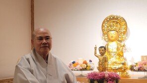 “꽃을 공양하는 마음이 곧 불심…향기를 모두와 나누는 것”