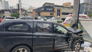 인천서 차량 2대 들이받고 전봇대 쾅, 60대 운전자 사망