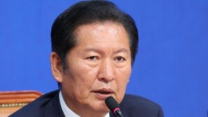 정청래 “후보자들 스벅 출입 자제를…5·18 조롱 처벌법 추진할 것”