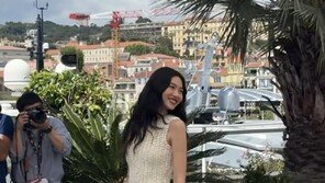 정호연 ‘호프’로 첫 칸 입성…포토월서 빛난 모델 아우라