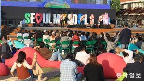 노래-전시-마술… “퇴근길 서울광장서 힐링하세요”