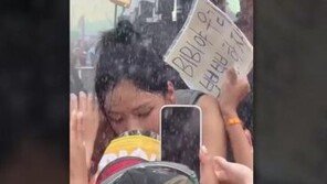 비비 “월드투어때 팬들에 입술 뽀뽀…남자들이 되레 도망가”