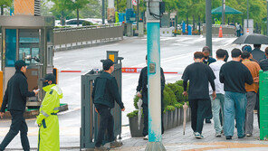1인당 6억… ‘N% 성과급’ 위험한 도미노