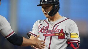 ‘선발 복귀’ 김하성, 안타·볼넷에 시즌 첫 도루 활약…타율 0.115