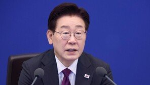 [속보]李 “일베 등 혐오 조장 사이트 폐쇄 검토 지시할 것”