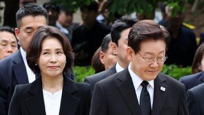 취임후 ‘盧추도식’ 첫 참석한 李 “기득권 반발 두려워않고 개혁”