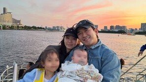 이민우♥이아미, 가족사진 공개…“첫 가족여행”