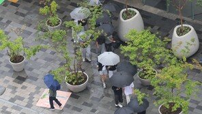 [날씨]낮부터 전국에 비…강풍·천둥번개 동반