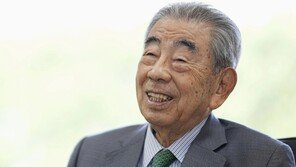 ‘日 편의점 아버지’ 스즈키 前 세븐일레븐 회장 별세…향년 94세