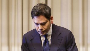 정용진, 세차례 고개 숙였다…“스벅 사태, 모두 제 잘못”