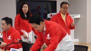 [정치 한 컷]스타벅스, 뭉크의 ‘절규’와 나란히… 정치권으로 옮겨간 ‘탱크데이’ 논란