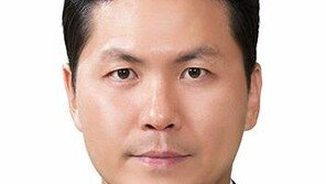 콜마 ‘부자 갈등’ 일단락… 윤동한 회장 주식반환 소송 취하