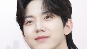 데이식스 도운, 유지유와 열애설에 “나와 관련된 글 보여도 무시해 달라…미안”