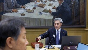[속보]한은, 올해 성장률 전망 상향…2.0%→2.6%