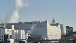 SK하이닉스, 228만원선 사상최고가 마감…삼전은 2%↓