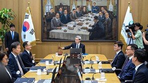 기준금리 2차례 올려 3% 가능성… 물가안정 도움, 대출이자 늘듯