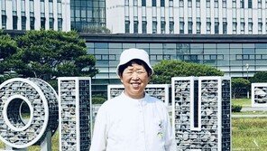노벨상 후보 추천받은 70대 늦깎이 박사, 5명에 새 삶 선물