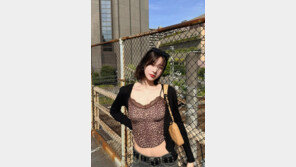 조이, 레오파드 패션도 완벽 소화…일본 여행 근황