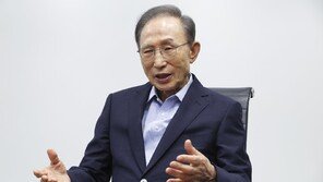 부산행 이명박, 박형준 지원…전재수 “무슨염치로 오냐”