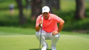 김주형, PGA 투어 찰스 슈와브 2R서 선두→34위 추락