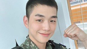 ‘외출’ 나온 강다니엘, 반삭 스타일에도 완벽 비주얼