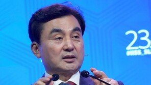안규백, 헤그세스 美국방장관 만나 “전작권 전환 고무적 평가에 사의”