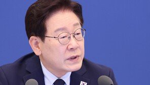 李 “손흥민도 축구 빼면 보통 사람”… 증시 반도체 착시론 반박