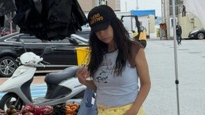 황신헤, 여전한 패션 센스에 늘씬·볼륨 몸매까지…63세 맞아?