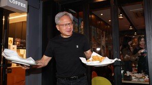 젠슨 황, 방한해 유재석 만난다…‘유퀴즈’ 출연