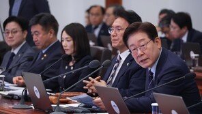 李, 검찰 수장에 “누구나 잘못할 수 있어…그러면 취소하는 것”