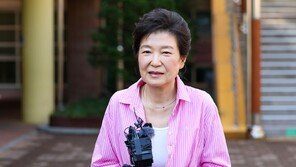대구서 투표 마친 박근혜 “한 표가 나라 방향 결정…꼭 투표해달라”