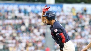 ‘하위권 전전’ 롯데, 전준우·유강남 등 선수 4명·코치 2명 2군행