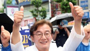 [속보]전재수, 부산 승기 잡았다…통일교 논란 넘어 ‘잠룡’ 반열에