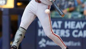 ‘바람의 손자’ 이정후, 12경기 연속 안타 행진… 타율 0.322 ‘MLB 4위’ 도약