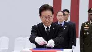 李, 6·25 전사자 유해 상호 봉환식 참석 “한미동맹 굳건하게 만드는 이정표”