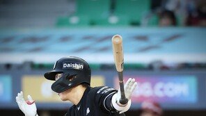‘허경민 만루포’ KT, SSG 4연승 저지…7-3 승리로 연패 탈출
