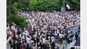 “참정권 침해 부당”…3만 명 참여 ‘투표용지 부족’ 규탄 집회