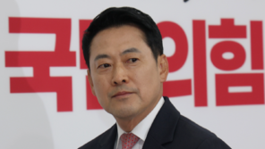 [정치 한 컷]“객관적 데이터로 평가” 사실상 퇴진 거부한 장동혁