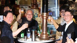 4박5일 K-푸드 로드 찍은 젠슨 황…글로벌 흥행 기대감 확산