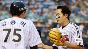 LG, 8-2로 SSG 완파하고 선두 수성…임찬규, 구단 ‘최다 K’ 신기록
