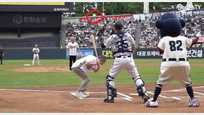 “앗, 회장님 머리 위로 공이…맙소사” 젠슨 황이 밝힌 시구 비하인드