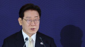 [속보]李대통령, 지지율 급락에 “국민 여러분 죄송…평가 겸허히 받아들여”