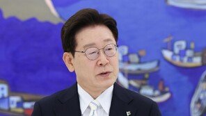 靑 “李 배웅에 金총리 온 건 내각 업무지시 때문…정치적 해석 부적절”