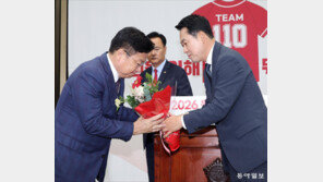 원내 수장 된 정점식, 장동혁 거취 관련 “의원들 의견 듣겠다” 신중론