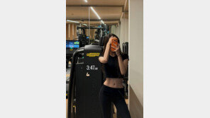 문가영, 새벽 3시47분 헬스장 인증…슬림 몸매 비결