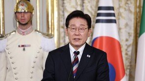 李 지지율 57%… 지방선거 전보다 9%P 하락