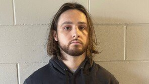 12명 숨진 ‘LA 산불’ 용의자, AI엔 “이게 내 잘못?” 물어