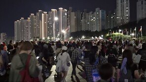BTS 부산 공연 75분 지연…하이브 “현장 운영 미흡 사과”
