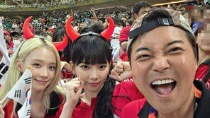 전현무, 에스파 카리나·윈터와 체코전 응원 인증 “포기하지 않아”